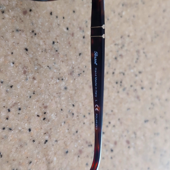 Persol Polarized Havana Brown Shades - Picture 4 of 9